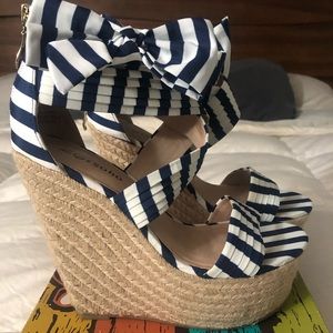 Striped platform espadrille wedges size 8